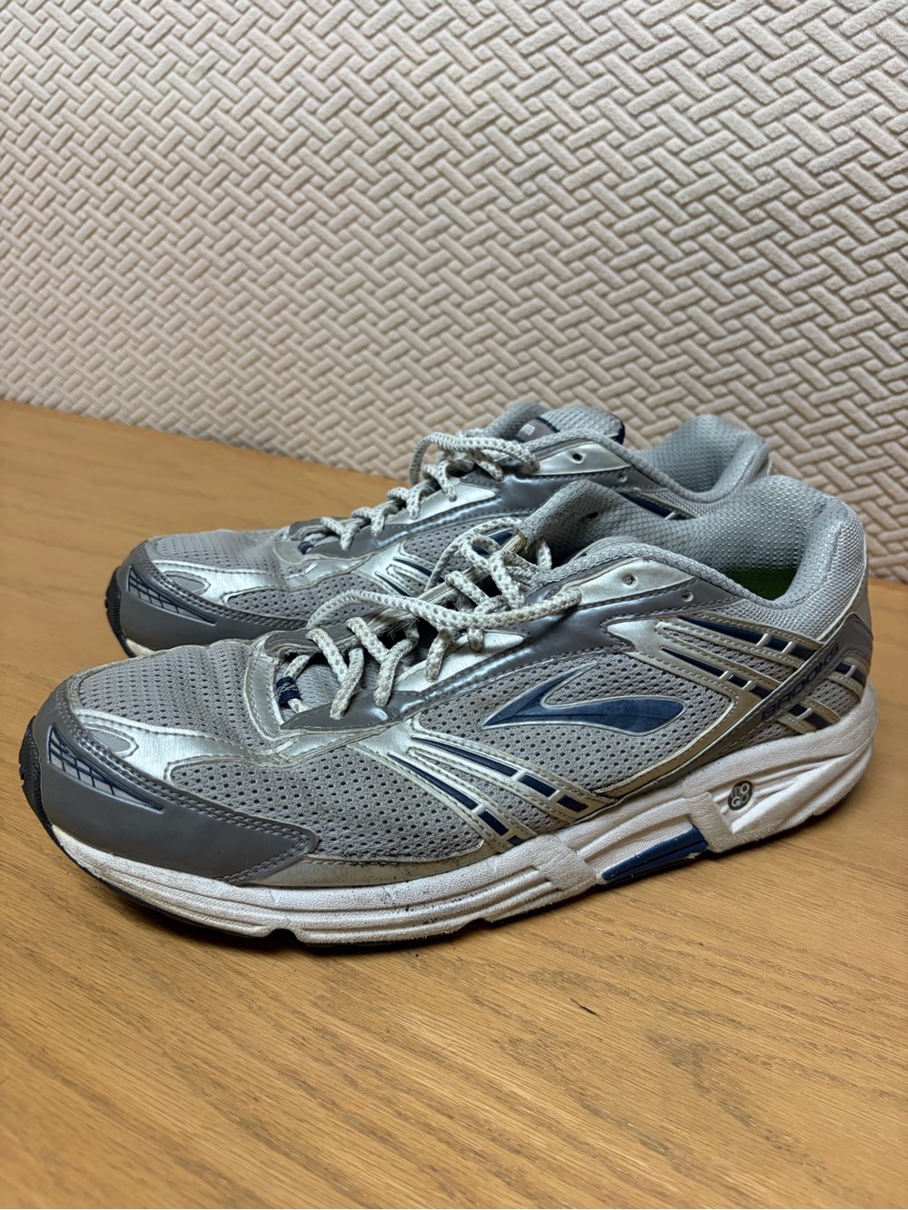 Brooks Silver and Blue Men's Running Shoes